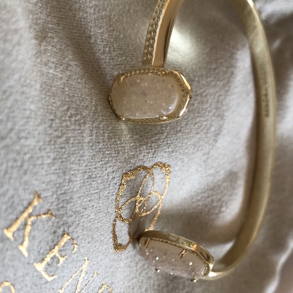 Kendra Scott Jewelry - Picture 4 of 6